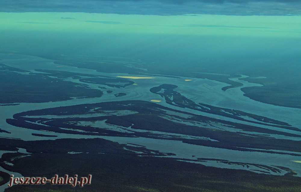 Widok Rio Negro w szczycie okresu suchego.